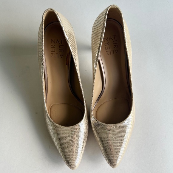 Naturalizer Gold Silver Leather Point Toe Heels size 8.5 - Picture 6 of 15